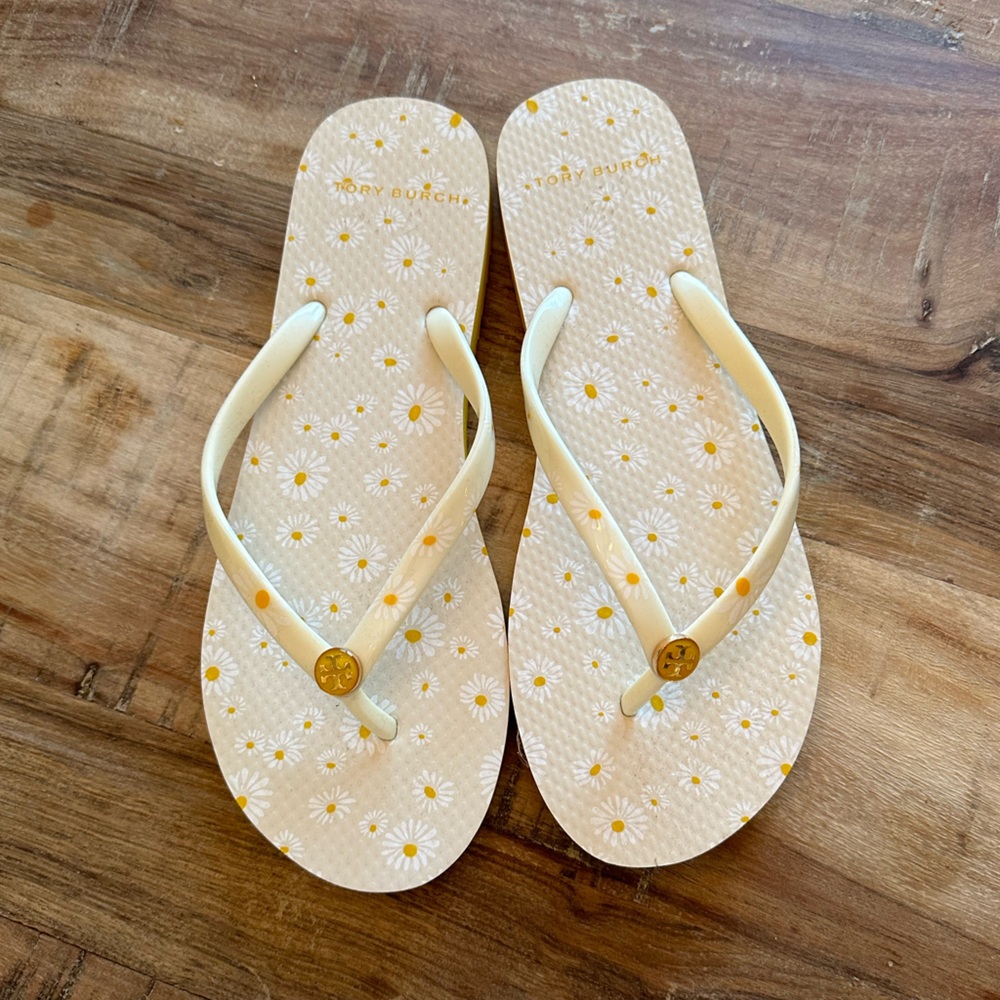 TORY BURCH Daisy Flip Flops
